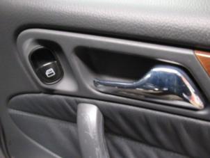 Usados Interruptor de ventanilla eléctrica Mercedes C (W203) 1.8 C-200K 16V Precio € 20,00 Norma de margen ofrecido por Boekholt autodemontage B.V