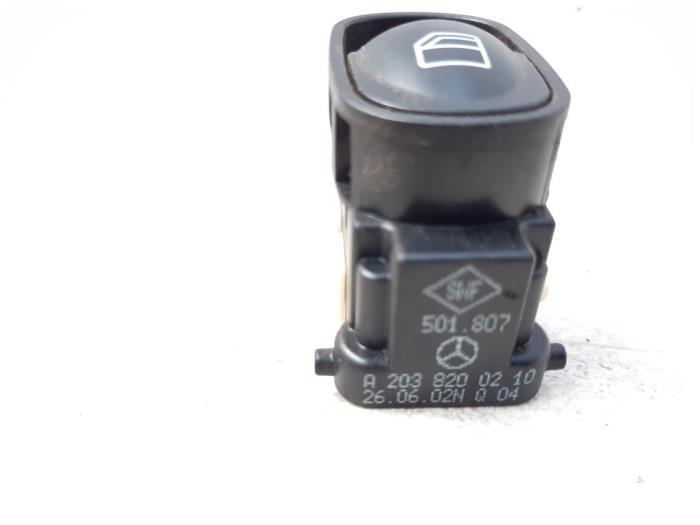 Electric window switch from a Mercedes-Benz C (W203) 1.8 C-200K 16V 2002