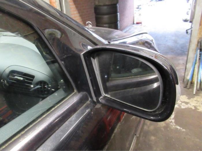 Außenspiegel rechts van een Mercedes-Benz C (W203) 1.8 C-200K 16V 2002
