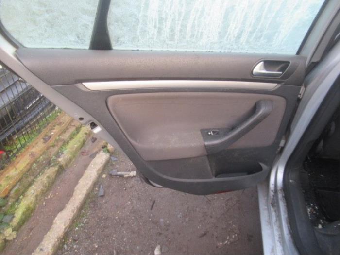 Rear door trim 4-door, left from a Volkswagen Jetta III (1K2) 1.6 2005