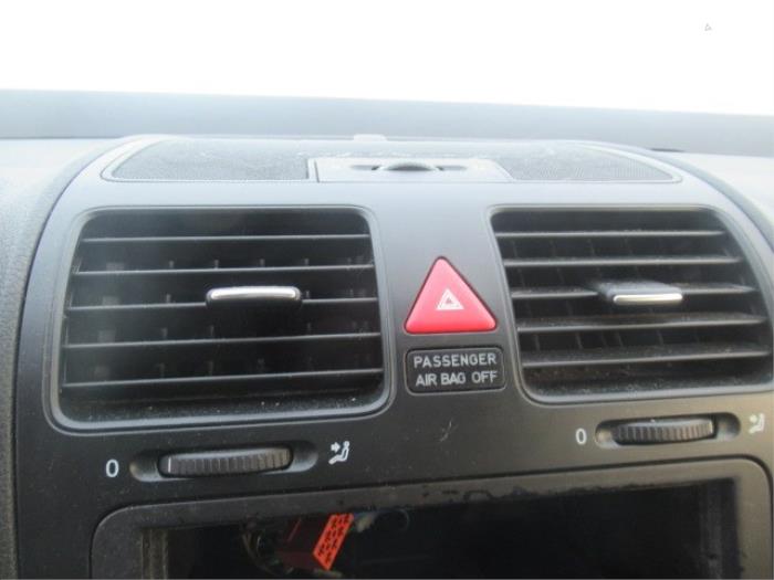 Commutateur éclairage d'urgence d'un Volkswagen Jetta III (1K2) 1.6 2005