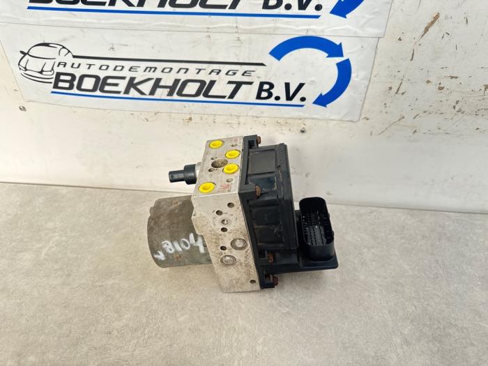Used ABS pump Audi A6 Avant (C5) 2.5 TDI V6 24V Price € 59,00 Margin scheme offered by Boekholt autodemontage B.V