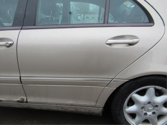 Portière 4portes arrière gauche d'un Mercedes-Benz C (W203) 2.2 C-220 CDI 16V 2001