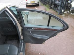 Gebrauchte Fenstermechanik 4-türig rechts hinten Mercedes C (W203) 2.2 C-220 CDI 16V Preis € 50,00 Margenregelung angeboten von Boekholt autodemontage B.V