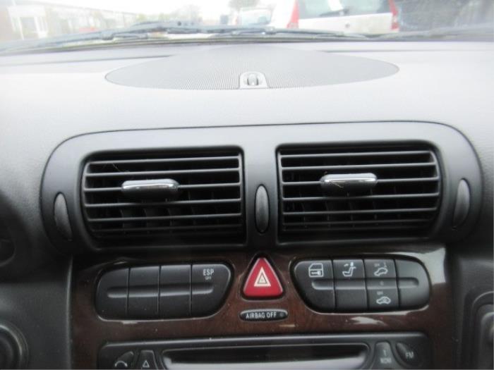 Grille D'aération Tableau De Bord Avant Gauche Mercedes Classe C W203 - Réf. 2038300554 - Occasion