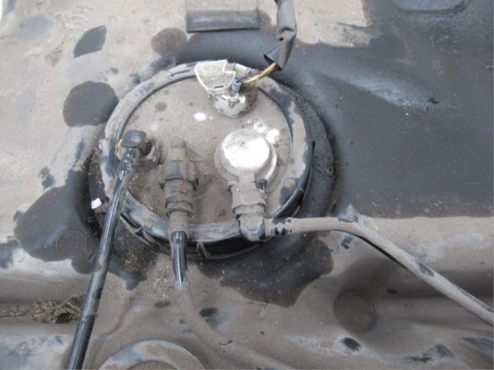 Bomba eléctrica de combustible de un Toyota Corolla (E12) 2.0 D-4D 16V 110 2003