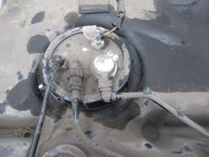 Usados Bomba eléctrica de combustible Toyota Corolla (E12) 2.0 D-4D 16V 110 Precio € 35,00 Norma de margen ofrecido por Boekholt autodemontage B.V