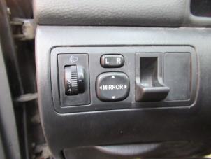 Usados Interruptor de retrovisor Toyota Corolla (E12) 2.0 D-4D 16V 110 Precio € 15,00 Norma de margen ofrecido por Boekholt autodemontage B.V