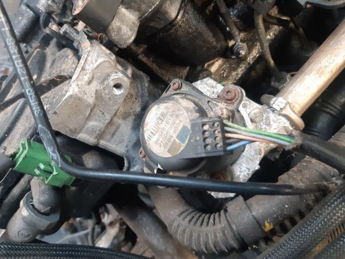 Gebrauchte AGR Ventil Ford Focus 2 Wagon 1.6 TDCi 16V 110 Preis € 30,00 Margenregelung angeboten von Boekholt autodemontage B.V