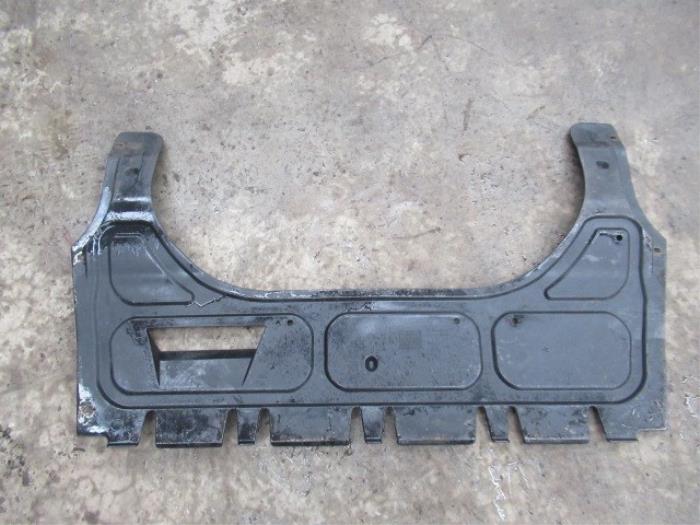 Engine protection panel from a Volkswagen Fox (5Z) 1.4 16V 2007
