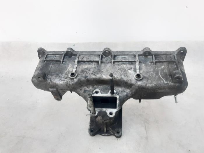 Gebrauchte Ansaugbrugge Toyota Corolla Verso (R10/11) 2.2 D-4D 16V Preis € 50,00 Margenregelung angeboten von Boekholt autodemontage B.V