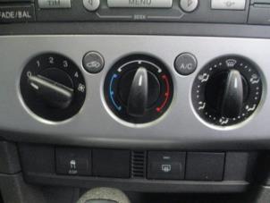 Usados Panel de control de calefacción Ford Focus 2 Wagon 1.6 16V Precio € 29,00 Norma de margen ofrecido por Boekholt autodemontage B.V