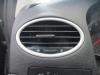 Dashboard vent from a Ford Focus 2 Wagon, 2004 / 2012 1.6 16V, Combi/o, Petrol, 1.596cc, 74kW (101pk), FWD, HWDA, 2004-11 / 2008-02 2005