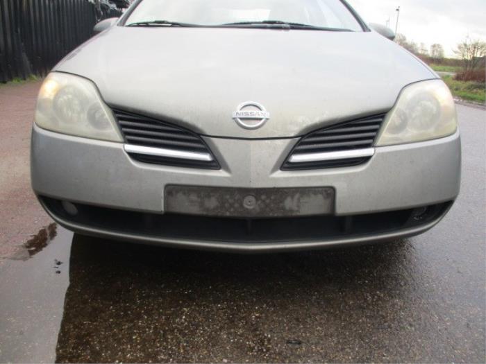 Grille from a Nissan Primera (P12) 1.8 16V 2004