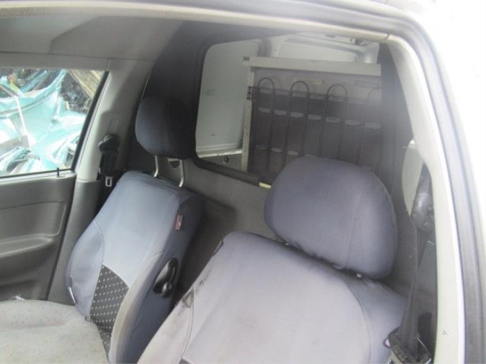 Headrest from a Volkswagen Caddy II (9K9A) 1.9 D 2003