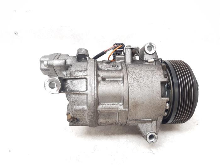 Air conditioning pump from a BMW 3 serie (E90) 320i 16V 2009