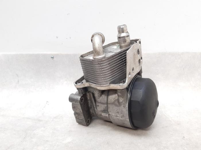Gebrauchte Ölfiltergehäuse BMW 3 serie (E90) 320i 16V Preis € 35,00 Margenregelung angeboten von Boekholt autodemontage B.V