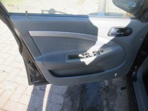 Używane Uchwyt drzwi lewych przednich wersja 4-drzwiowa Chevrolet Lacetti (KLAN) 1.8 16V Cena € 25,00 Procedura marży oferowane przez Boekholt autodemontage B.V