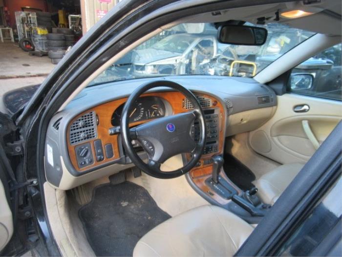 Usados Salpicadero Saab 9-5 Estate (YS3E) 2.3t 16V Precio € 250,00 Norma de margen ofrecido por Boekholt autodemontage B.V