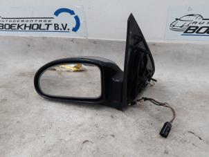 Gebrauchte Außenspiegel links Ford Focus 1 1.6 16V Preis € 30,00 Margenregelung angeboten von Boekholt autodemontage B.V