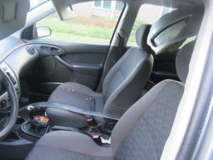 Used Seat, left Ford Focus 1 1.6 16V Price € 50,00 Margin scheme offered by Boekholt autodemontage B.V