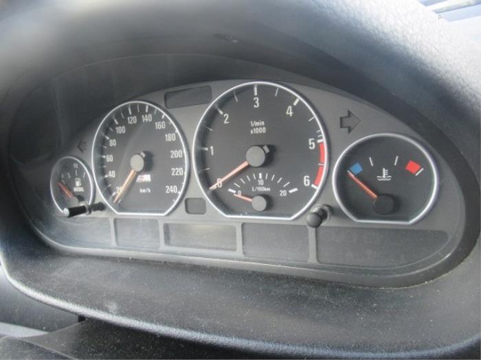 Panel de instrumentación de un BMW 3 serie (E46/4) 320d 16V 2004