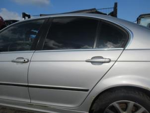 Gebrauchte Dreieckfenster links hinten BMW 3 serie (E46/4) 320d 16V Preis € 30,00 Margenregelung angeboten von Boekholt autodemontage B.V