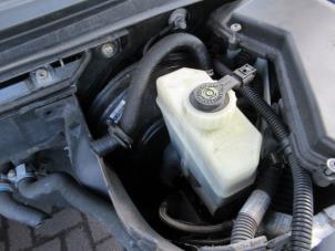 Używane Glówny cylinder hamulcowy BMW 3 serie (E46/4) 320d 16V Cena € 40,00 Procedura marży oferowane przez Boekholt autodemontage B.V