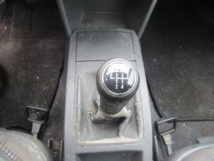 Used Gear stick Volkswagen Polo IV (9N1/2/3) 1.2 12V Price € 40,00 Margin scheme offered by Boekholt autodemontage B.V