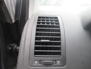Used Dashboard vent Volkswagen Polo IV (9N1/2/3) 1.2 12V Price € 10,00 Margin scheme offered by Boekholt autodemontage B.V