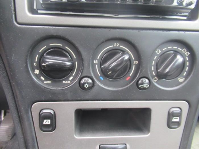 Air conditioning control panel from a Citroën Xsara (N1) 1.6 16V 2003