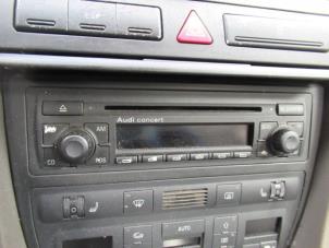 Used Radio CD player Audi A6 Avant (C5) 2.5 TDI V6 24V Price € 39,00 Margin scheme offered by Boekholt autodemontage B.V