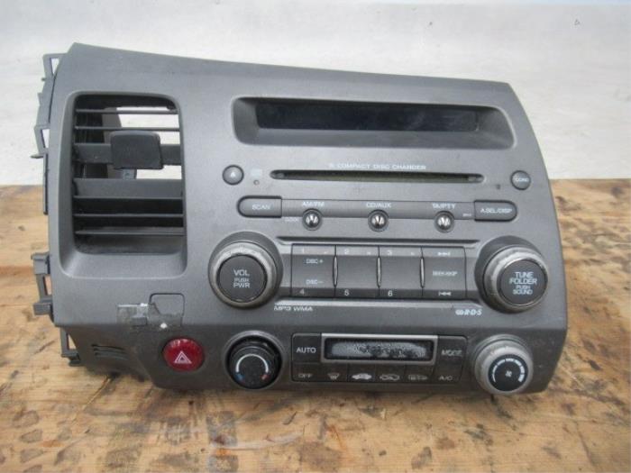 Reproductor de CD y radio de un Honda Civic (FA/FD) 1.3 Hybrid 2009