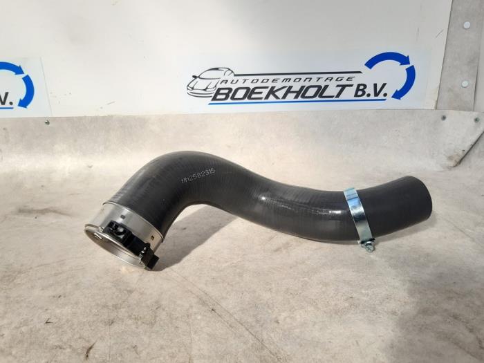 Gebrauchte Intercooler Schlauch Opel Vivaro 1.9 DTI 16V Preis € 80,00 Margenregelung angeboten von Boekholt autodemontage B.V