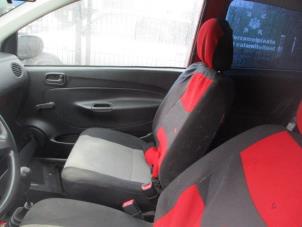 Usados Lengüeta cinturón de seguridad derecha delante Daihatsu Cuore (L251/271/276) 1.0 12V DVVT Precio € 15,00 Norma de margen ofrecido por Boekholt autodemontage B.V