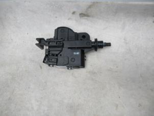 Used Tank flap lock motor Toyota C-HR (X1,X5) 1.8 16V Hybrid Price € 27,50 Margin scheme offered by Boekholt autodemontage B.V