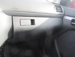 Used Right airbag (dashboard) Volkswagen Touran (1T1/T2) 2.0 TDI 16V 140 Price € 150,00 Margin scheme offered by Boekholt autodemontage B.V