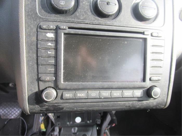Navigation control panel from a Volkswagen Touran (1T1/T2) 2.0 TDI 16V 140 2006