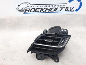 Usagé Grille aération tableau de bord Toyota C-HR (X1,X5) 1.8 16V Hybrid Prix € 35,00 Règlement à la marge proposé par Boekholt autodemontage B.V