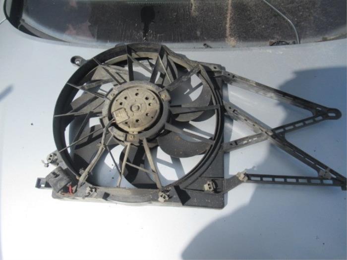 Ventilateur radiateur d'un Opel Astra G (F08/48) 1.6 2002