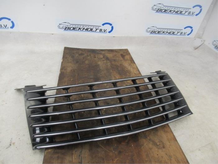 Begagnade Grill Chrysler PT Cruiser 2.2 CRD 16V Pris € 49,00 Marginaltabell erbjuds av Boekholt autodemontage B.V