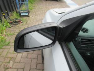 Gebrauchte Außenspiegel links Opel Astra H SW (L35) 1.9 CDTi 16V 150 Preis € 50,00 Margenregelung angeboten von Boekholt autodemontage B.V