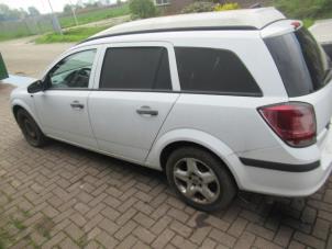 Gebrauchte Tür 4-türig links hinten Opel Astra H SW (L35) 1.9 CDTi 16V 150 Preis € 50,00 Margenregelung angeboten von Boekholt autodemontage B.V