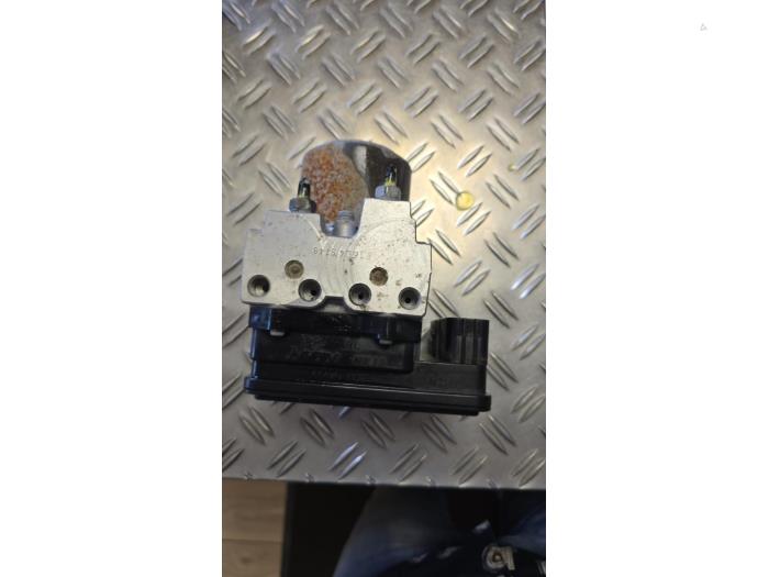 Usagé Bloc ABS Honda Civic (FA/FD) 1.8i VTEC 16V Prix € 100,00 Règlement à la marge proposé par Boekholt autodemontage B.V
