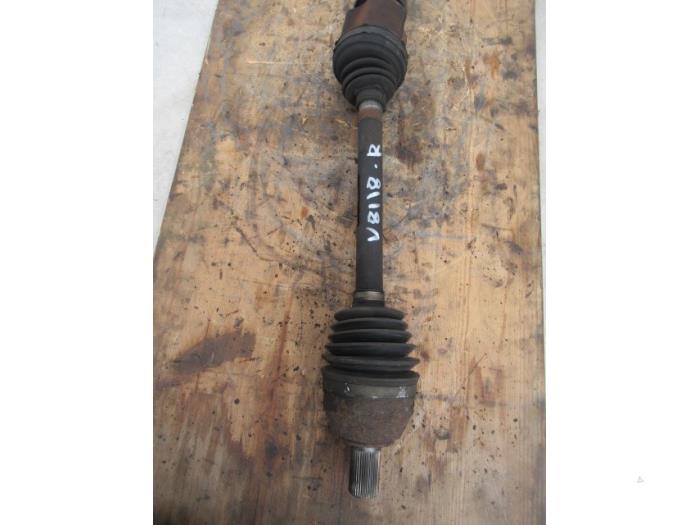 Front drive shaft, right from a Ford Mondeo IV 2.0 TDCi 140 16V 2010