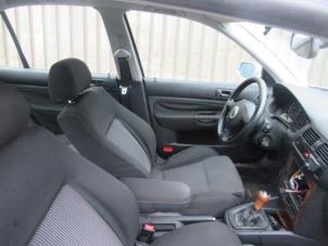 Gebrauchte Sitz links Volkswagen Bora (1J2) 2.0 Preis € 100,00 Margenregelung angeboten von Boekholt autodemontage B.V