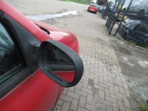 Gebrauchte Außenspiegel rechts Renault Clio II (BB/CB) 1.2 Preis € 35,00 Margenregelung angeboten von Boekholt autodemontage B.V