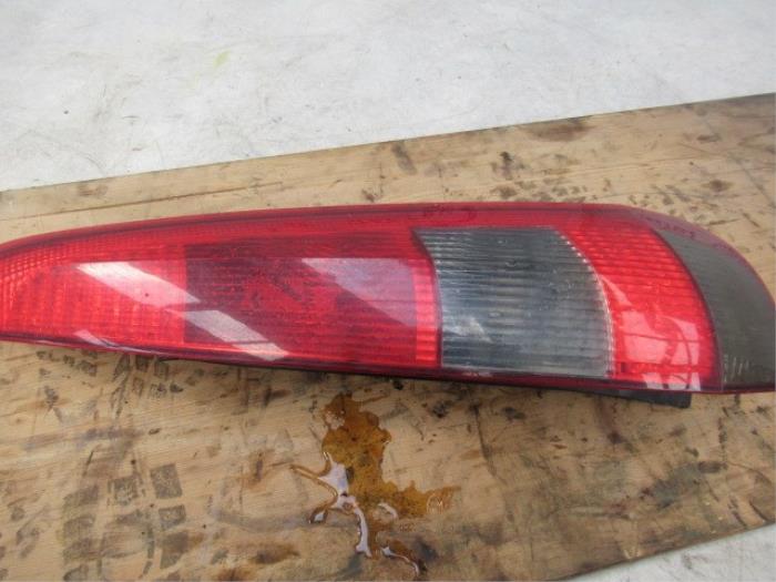 Taillight, right from a Ford Fiesta 5 (JD/JH) 1.3 2005