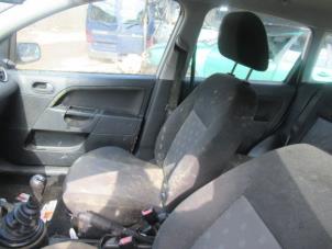 Gebrauchte Sitz rechts Ford Fiesta 5 (JD/JH) 1.3 Preis € 50,00 Margenregelung angeboten von Boekholt autodemontage B.V