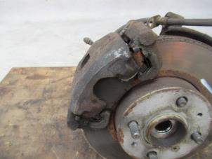 Used Front brake calliper, left Daihatsu Gran Move 1.6 16V Price € 25,00 Margin scheme offered by Boekholt autodemontage B.V